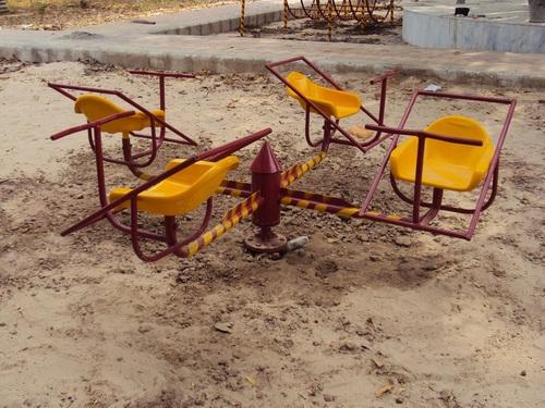Four Seater Merry Go Round, for Playground, Color : Multi Color