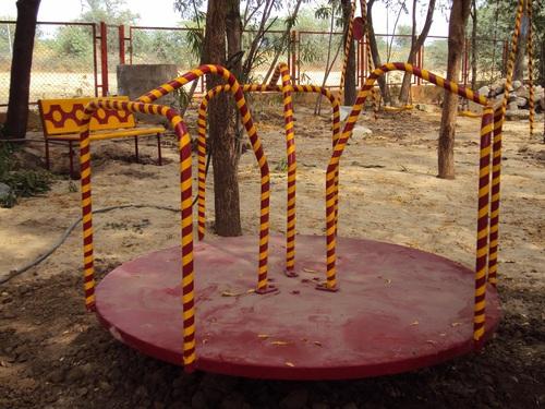 Mild Steel Revolving Merry Go Round, for Playground, Color : Multi Color