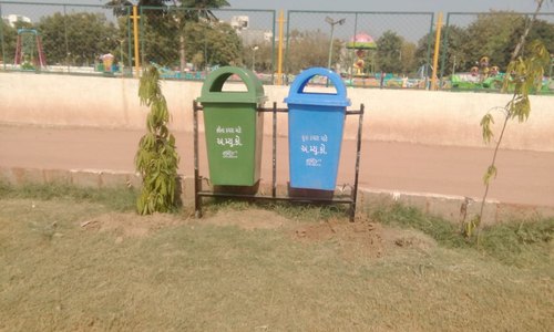 Rectangle Plastic Tilting Dual Dustbin, for Refuse Collection, Size : Standard