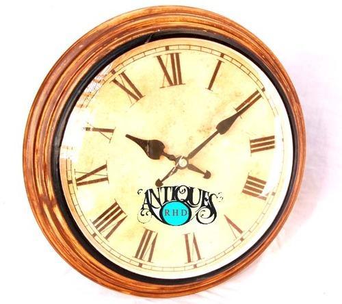 Round Designer Wooden Wall Clock, Color : Red