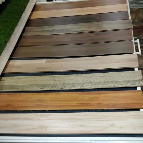 Glossy Wooden Laminated Flooring, Feature : Termite Resistant