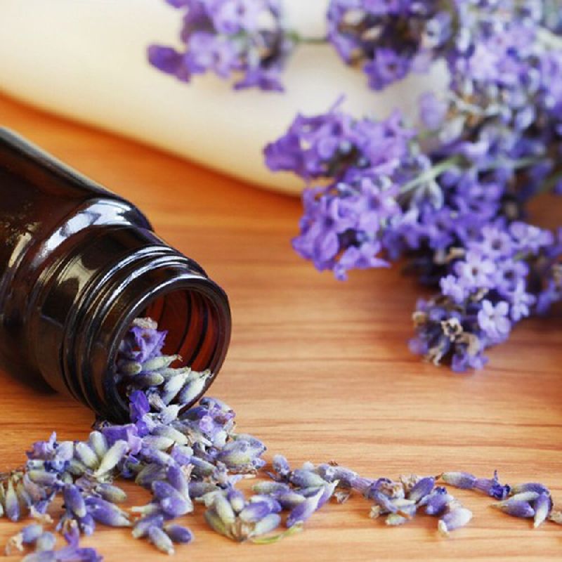 Lavender Essential Oil, for Cosmetics, Pharmas, Packaging Type : 100ml, 200ml, 250ml