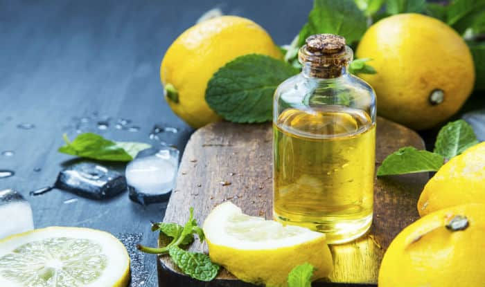 Organic Lemon Essential Oil, Feature : Aid Wound Care, Freshness, Purity