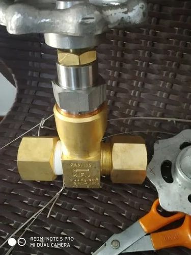 Brass Industrial Manifold Valve, for Water Fitting, Packaging Type : Carton Box