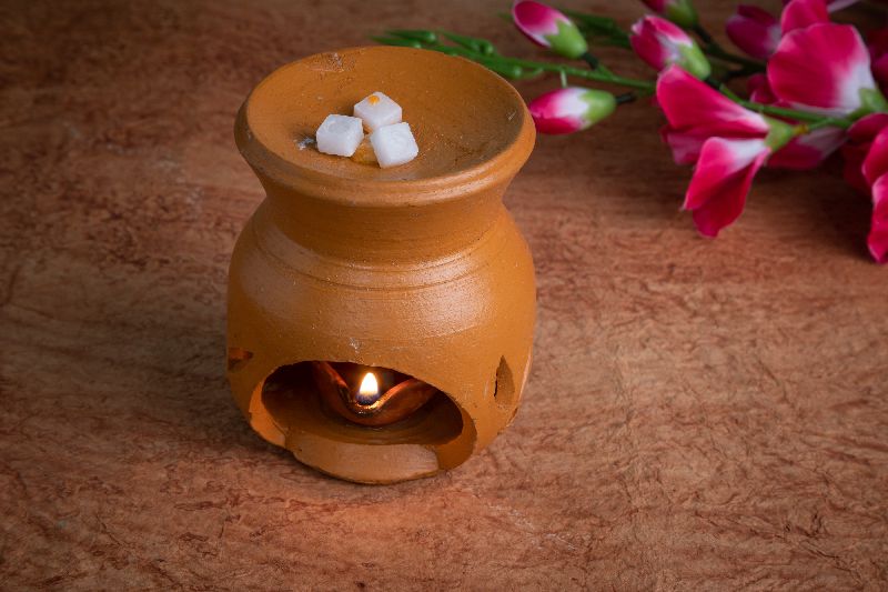 Round Handmade Terracotta Oil/Kapoor Diffuser Home Fragrance, for Outdoor Decoration, Style : Modern