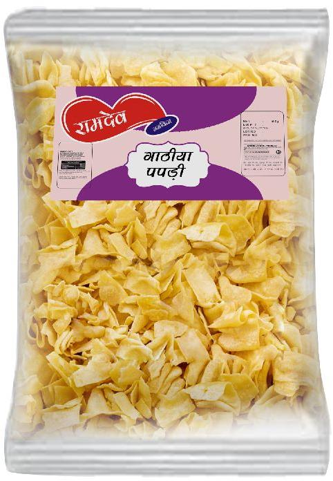 Ramdev Gathiya Papdi Namkeen, for Snacks, Style : Sealing