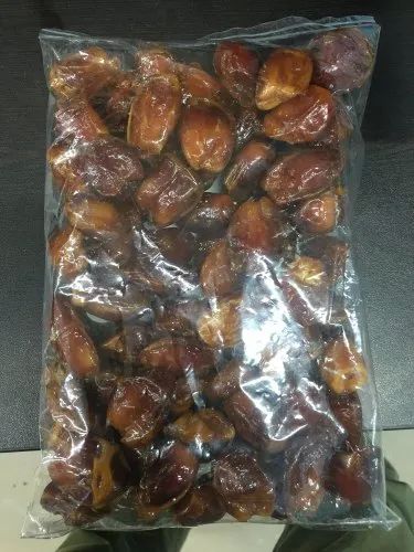Natural medjool dates, for Human Consumption, Packaging Type : Plastic Pouch