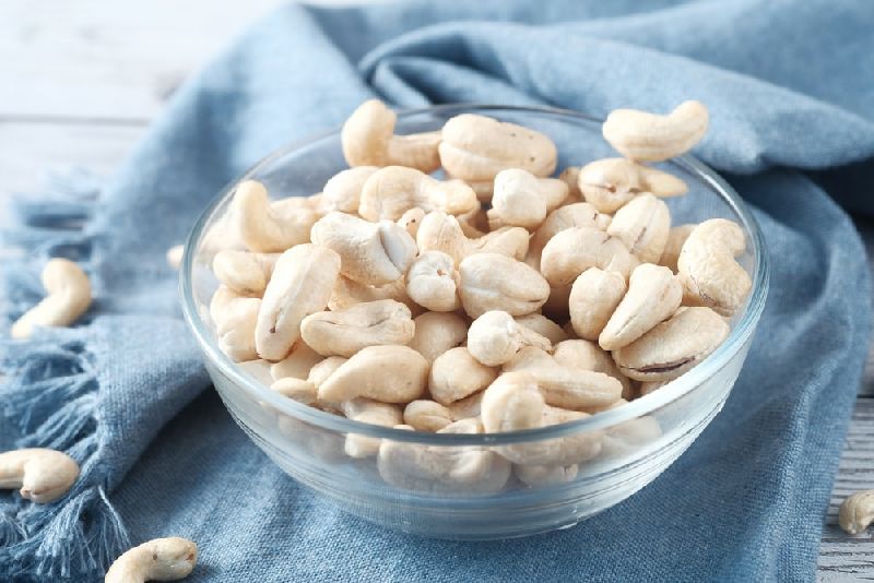 KW1 Cashew Nuts, Shelf Life : 12 Months