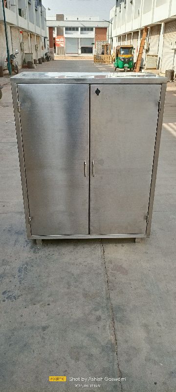 Polished Stainless Steel Garment Cabinet, Certification : ISI Certified, ISO 9001:2008
