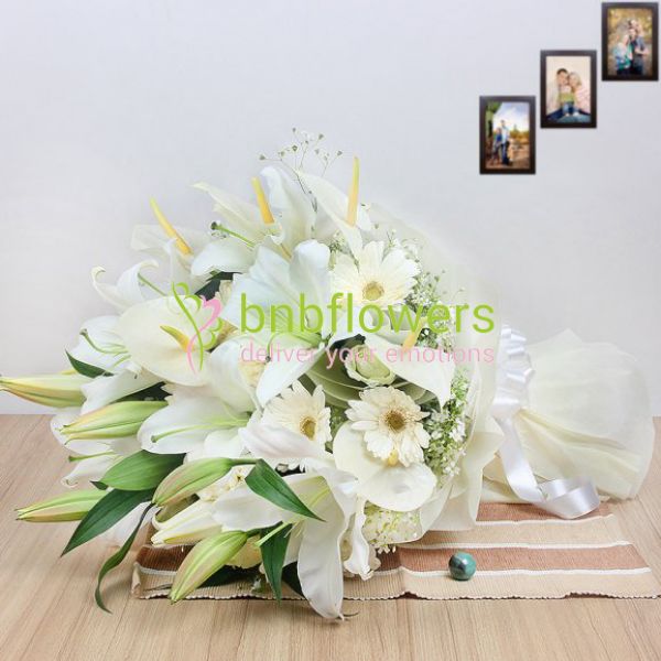 Organic White Softness Flower Bouquet, Packaging Type : Craft Paper