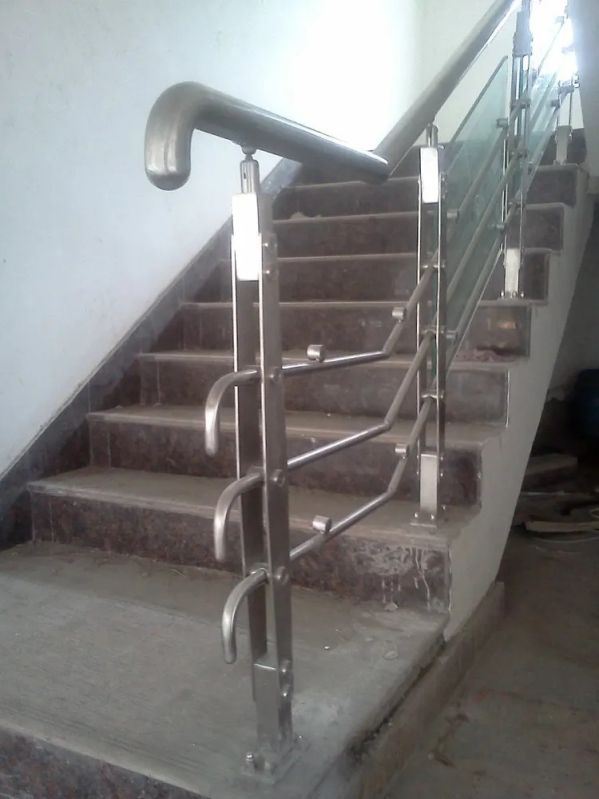 Polished Stainless Steel Staircase Railings, Feature : Attractive Designs, Corrosion Proof, Stylish