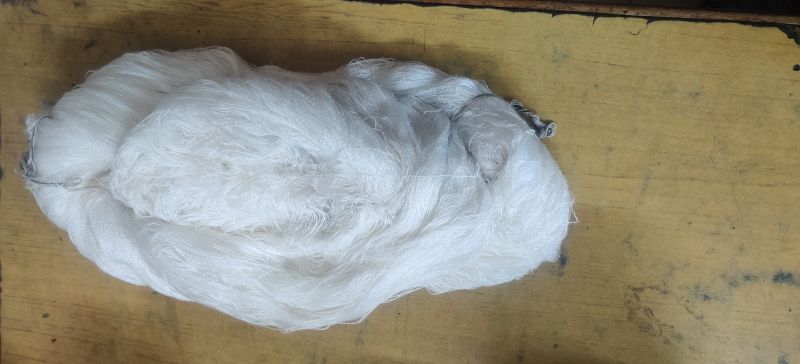 White Plain Polyester Feather Yarn, For Weaving, Packaging Type : Roll