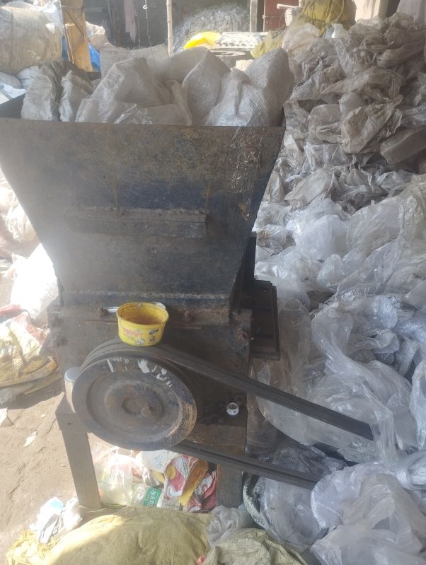 Pneumatic plastic scrap grinder machine, Capacity : 200 To 500 Kgs/hr