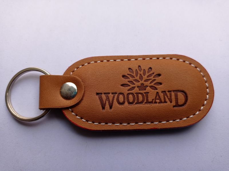 Black Woodland key chain in leather, Gender : Female