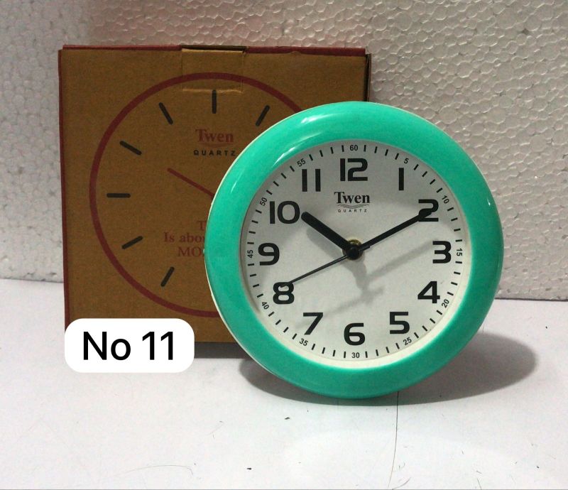 Green Round Model No. 11 Wall Clock, For Household, Size : 7*7