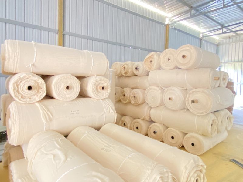 Cotton Fabric : 1 kg = 3 Mtr., 100% Cotton Woven, Greige, Plain