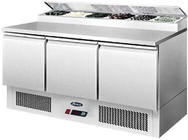 THrEE DOOR SALAD COUNTER