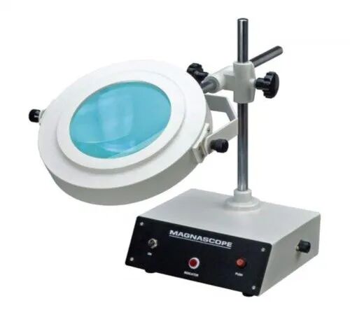 White Estovir Illuminated Magnifier