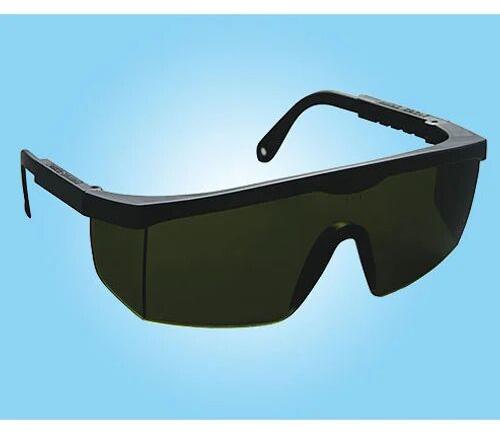 Nylon Flexible Support Spectacles, Feature : Adjustable Side Arms, Hard Coated Clear Lenses, Side Shield