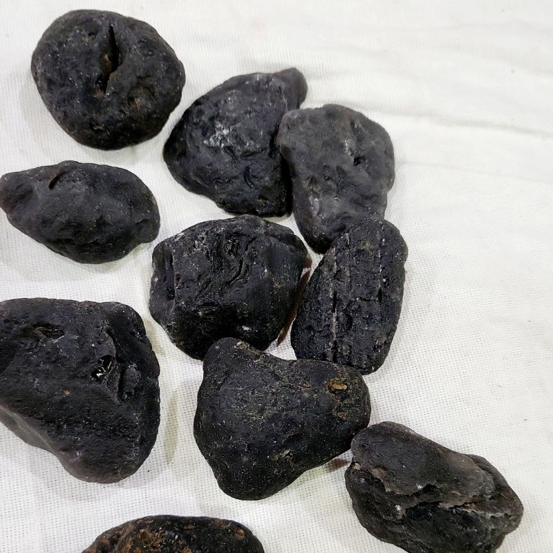 Black irregular Rare cintamani saffordite tektite rough gemstones, for healing, Size : 40-50mm