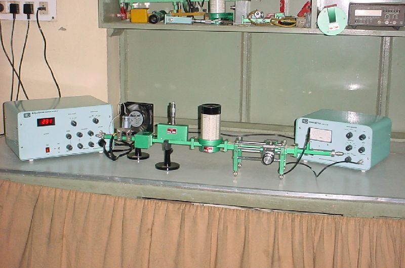 J-band Microwave Test bench (5 to 8 Ghz)