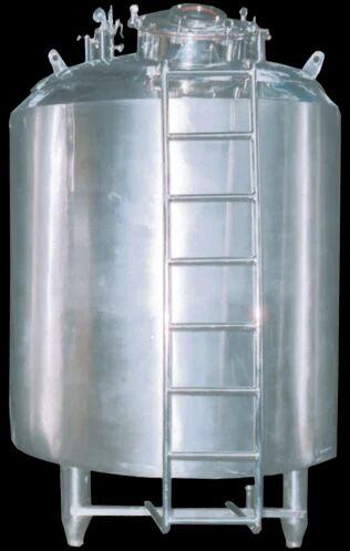 Cylindrical STAINLESS STEEL DISTILL WATER STORAGE TANK