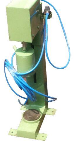 Semi Automatic Pneumatic Lug Cap Sealing Machine, Capacity : 10-15 CPM