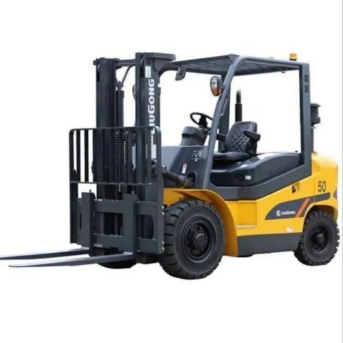 Diesel Forklift, Capacity : 5 Ton @rated load center