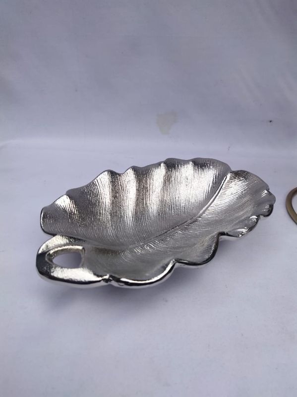 Silver Polished Aluminium Platter, for Serving Food, Feature : Shiny Look, High Quality, Durable
