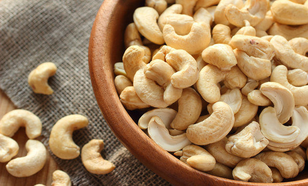 25 Cashew Nuts, For Cooking, Spices, Certification : Fssai