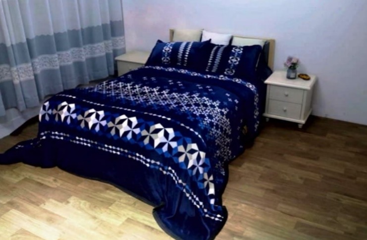 Printed Classic Blue Woolen Bedsheet, Size : All Sizes