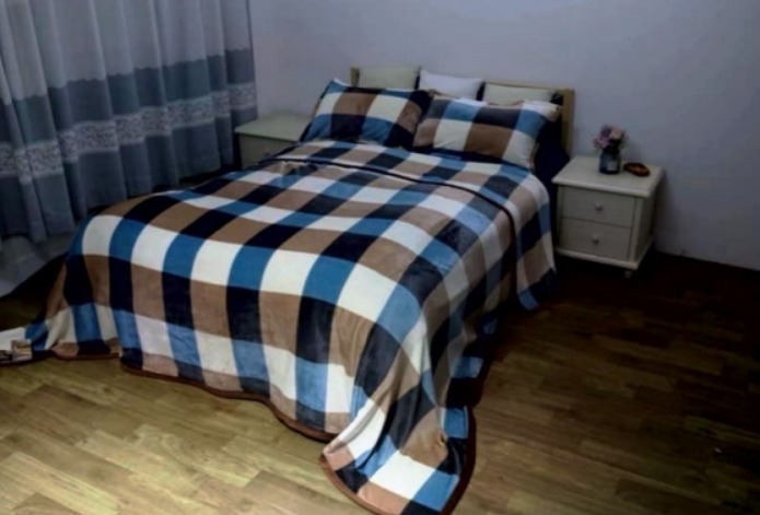 Classic Woolen Check Printed Double Bedsheet, Size : All Sizes