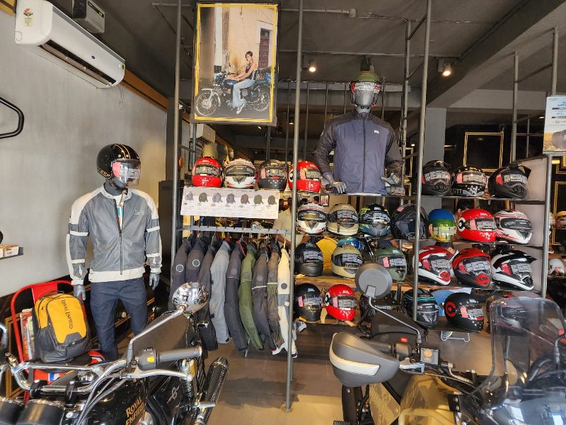 royal enfield accessories Helmets Retailer from Kolkata, West Bengal