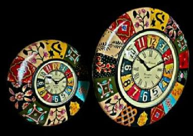 Wooden Decorative painting wall clock, for Home, Office, Decoration, Overall Dimension : 18 Inch X 18 Inch