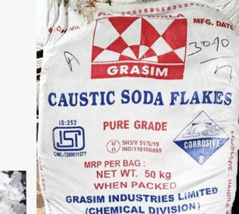 Caustic Soda Flakes, for Industrial, Packaging Type : HDPE Bag