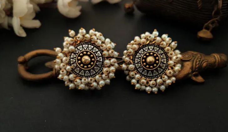 Silver Pearl Stud Earrings, Occasion : Party Wear