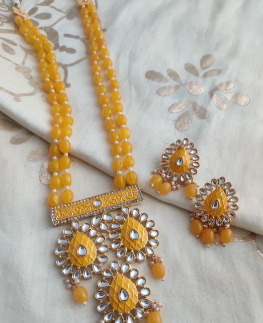 Polished Yellow Stone Necklace Set, Style : Modern