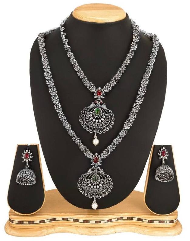 Trendy silver floral design neck set