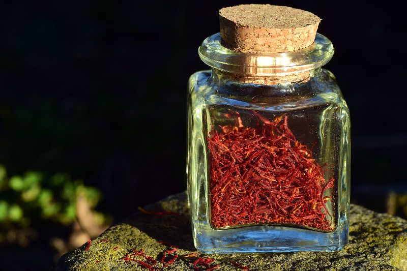 Raw Natural Kashmiri Saffron, for Cooking, Spices, Food Medicine, Packaging Type : Plastic Box, Plastic Packet