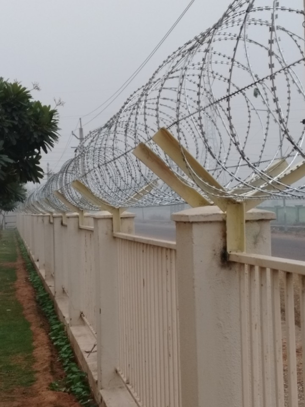Iron Concertina Wire, for Cages, Length 010mtr Tejas Fence, Delhi