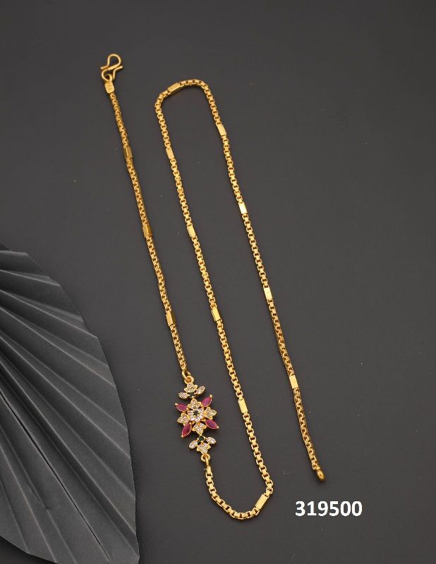Trendy mop chain with stone pendant, Color : Golden