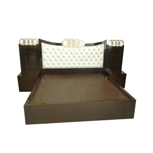 Polished Wooden Designer Double Bed, for Home Use, Hotel Use, Feature : Accurate Dimension, Durable