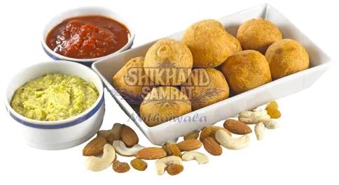 Shikhand Samrat Besan + Maida + Spices Dryfruit Kachori, Taste : Spicy