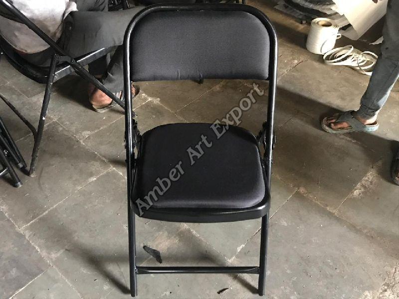 Folding metal chair online with cushion