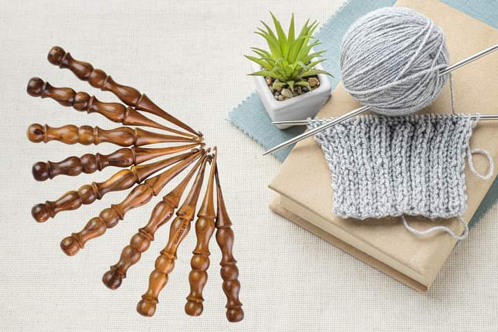 Brown wooden crochet hooks, Feature : Durable, Hard Structure, Light Weight, Rust Proof