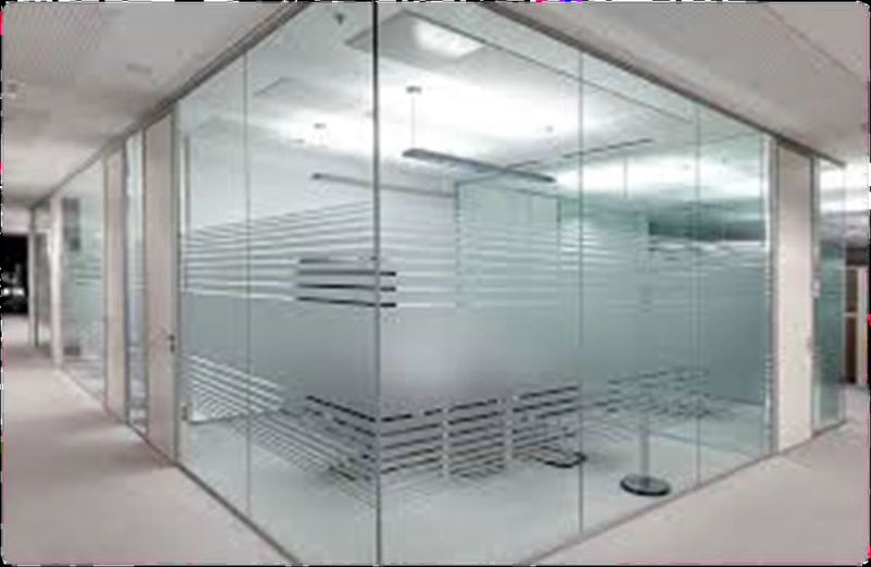 Transparent Rectangular Polished Glass Partition, For Hotel, Mall, Office, Pattern : Plain