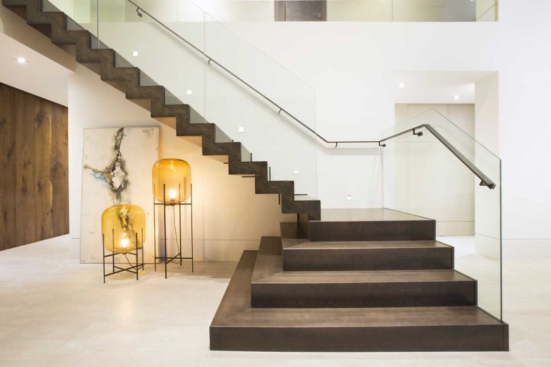 Polished Glass Interior Staircase, for Home, Hotel, Office, Outdoor, Size : Customised