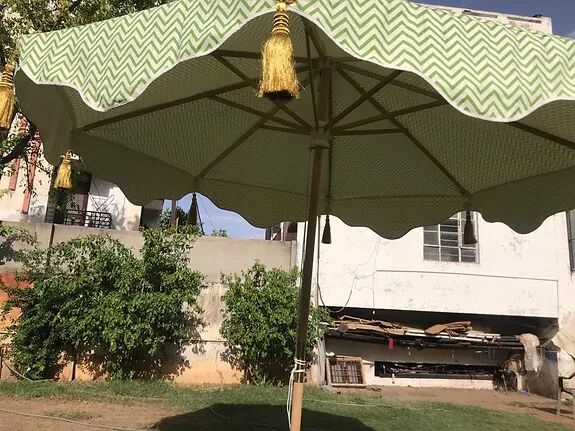 Thick Fabric to Provide Shade Tilt Parasol