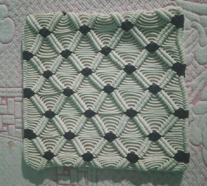 MAC 1355 Macrame Pillow