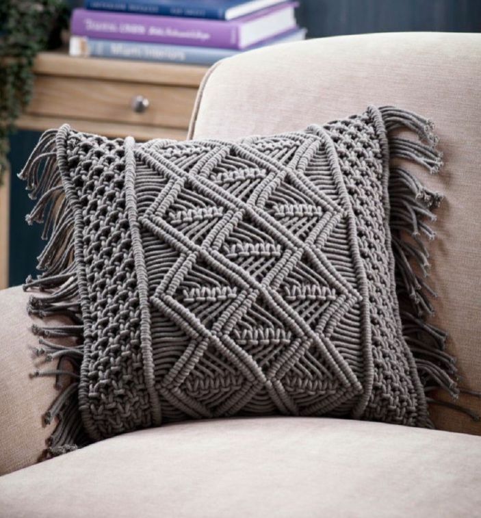 750 GM Embroidered Cotton Macrame Pillow, Technics : Machine Made